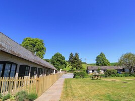 Cottage | Property grounds