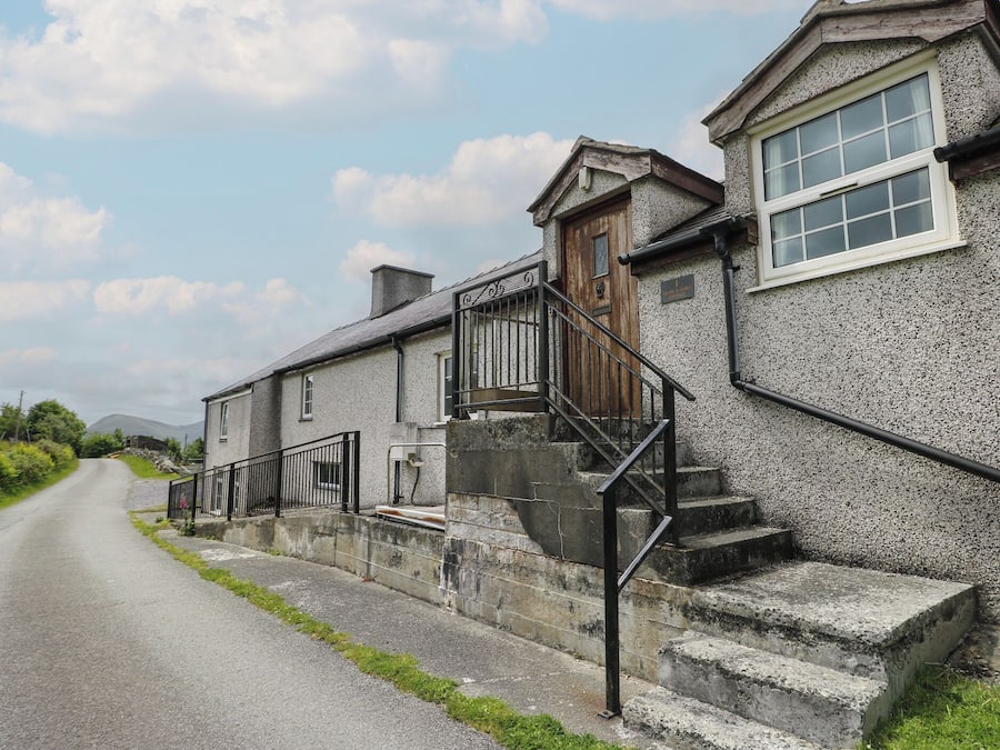 Cottage | Front of property