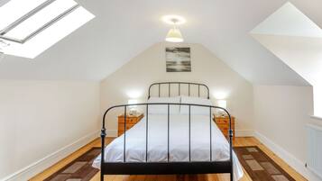 Cottage | 3 bedrooms, individually decorated, individually furnished