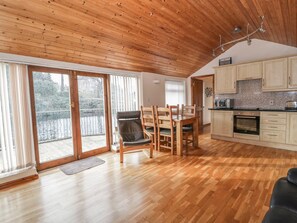 Cottage | Interior - The Old Sheep Shed (Shrewsbury)