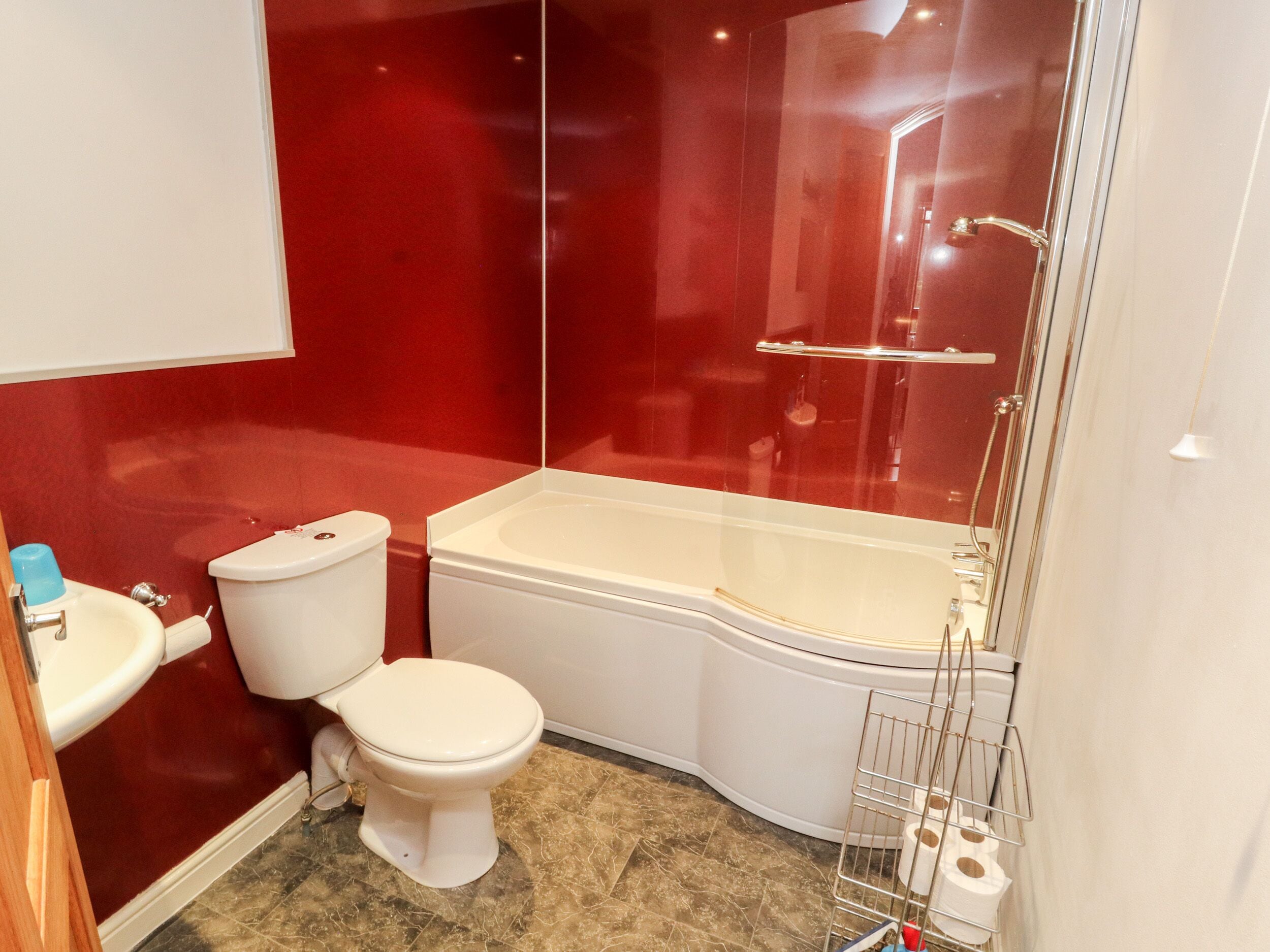 Κατάλυμα σε Αγροικία | Μπάνιο | Ντουζιέρα