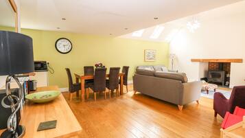 Cottage | Interior