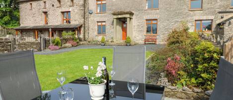 Cottage | Outdoor dining