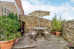 Interior - Blinkbonny (Whitby)