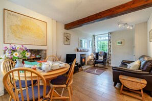 Cottage | Living room