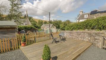 Cottage | Property grounds