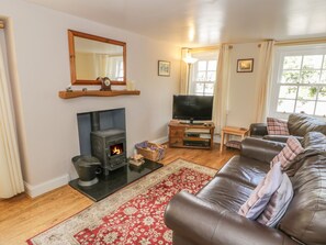 Cottage | Living room | TV, DVD player - Kirk Cottage (Kelso)