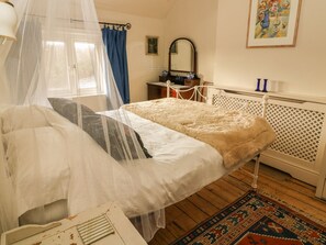5 bedrooms, individually decorated, individually furnished, free WiFi - 1 Bridge End &amp; Garden (Skipton)