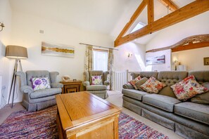 Cottage | Living room | TV, DVD player - Pickle Barn (Carnforth)