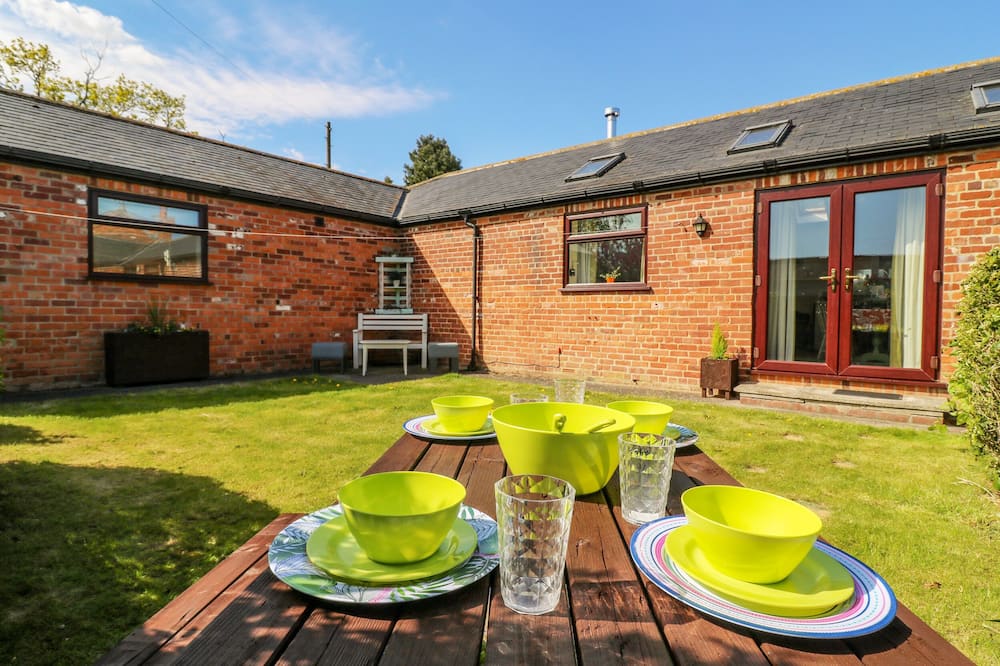 1 Pines Farm Cottages - Eggborough