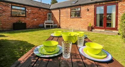 1 Pines Farm Cottages