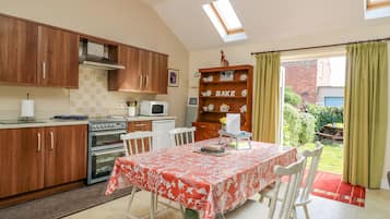 Cottage | Interior