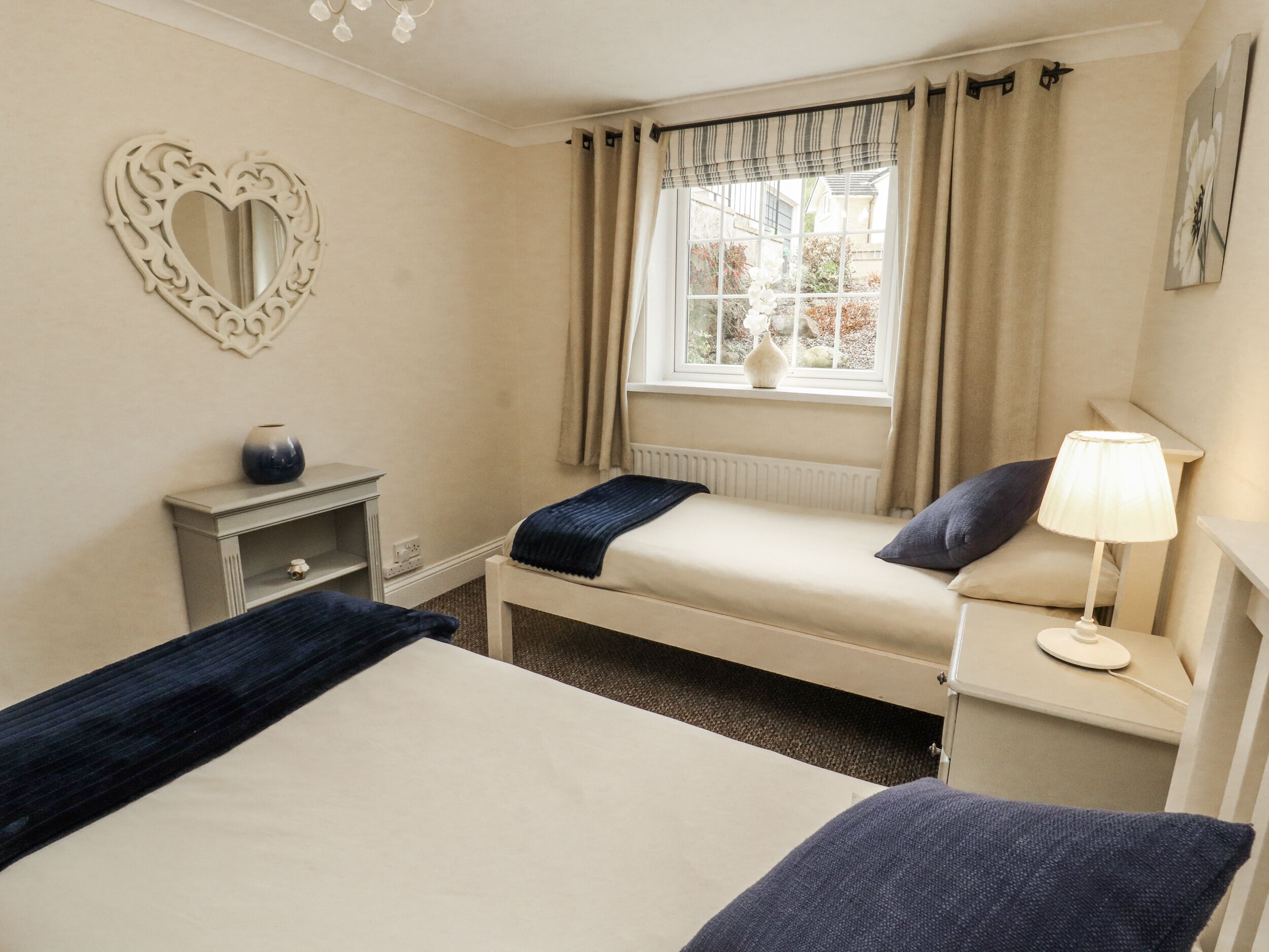 6 ห้องนอน, ห้องพักตกแต่งอย่างมีเอกลักษณ์, ตกแต่งพิเศษโดยเฉพาะ, Wi-Fi ฟรี