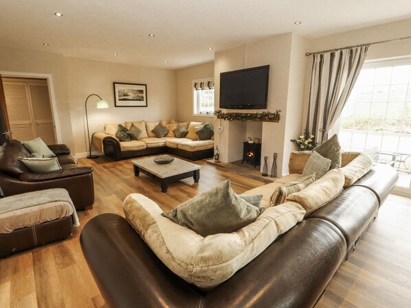 Living area - White Gables (Workington)