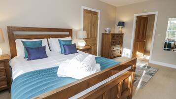 6 bedrooms, individually decorated, individually furnished, free WiFi