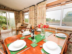 Cottage | Private kitchen | Dishwasher, electric kettle, toaster, highchair