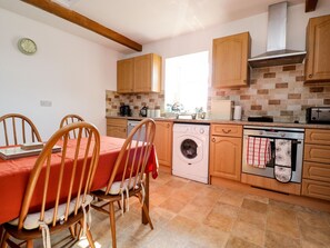 平房 | 私人廚房 | 爐台、洗碗機、兒童餐椅、鍋具/餐盤/廚房用品