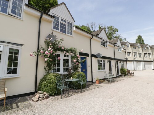 5 Wye Rapid Cottages