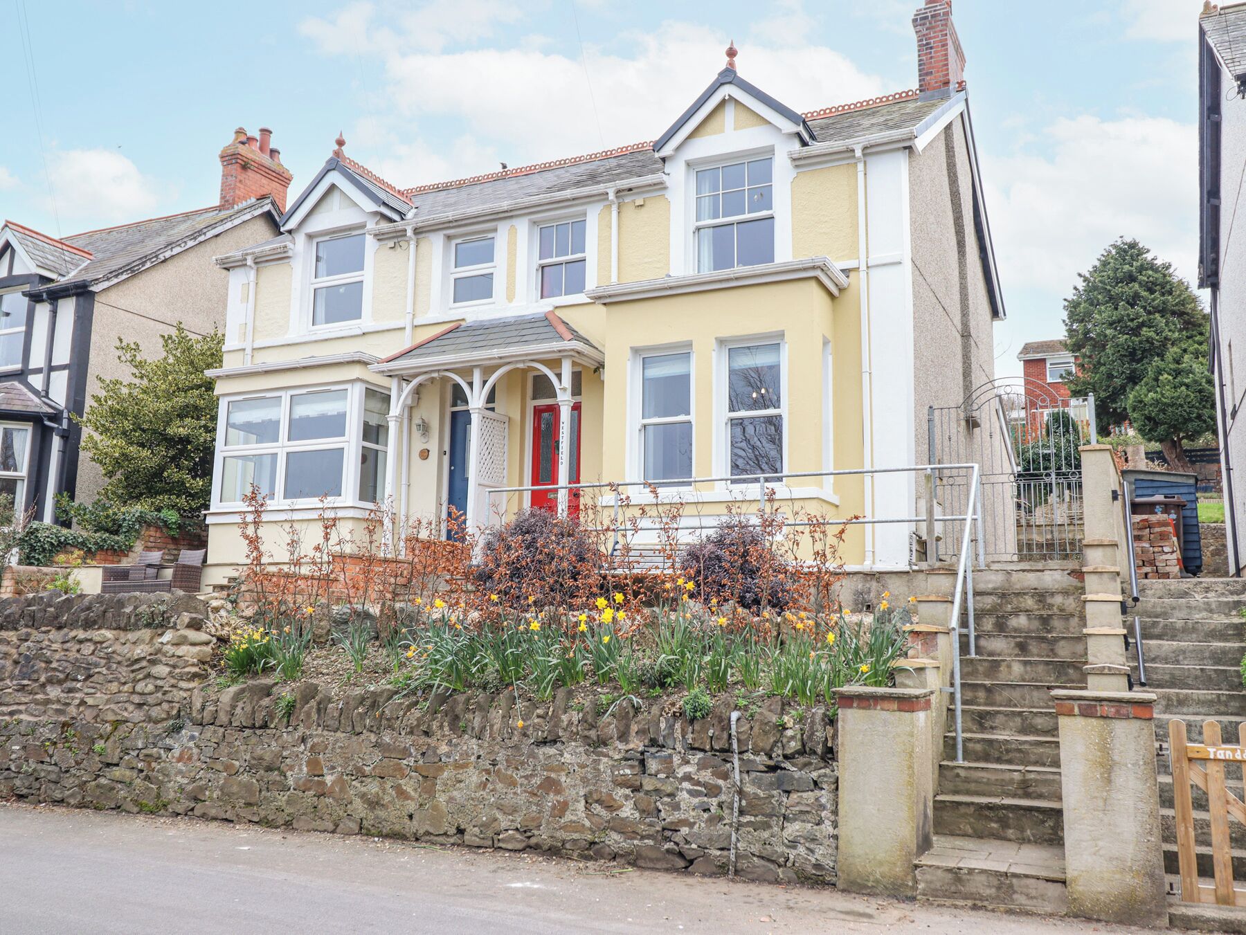 المنشأة من الخارج