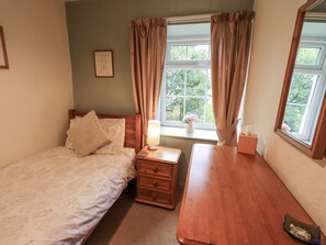 Cottage | Individually decorated, individually furnished, free WiFi