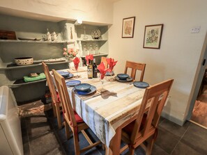 Cottage | Dining