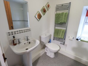 Cottage | Bathroom | Shower