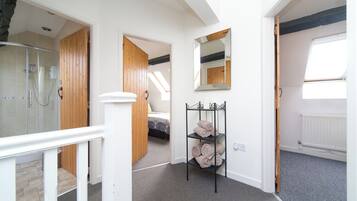 Casa de campo | 2 dormitorios, decoración individual, mobiliario individual