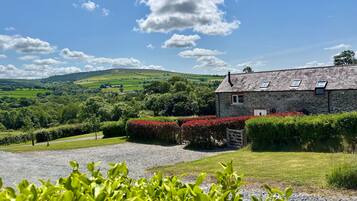 Cottage | Property grounds