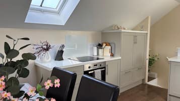 Casa rural | Cuina privada | Frigorífic, microones, placa de cuina i rentaplats