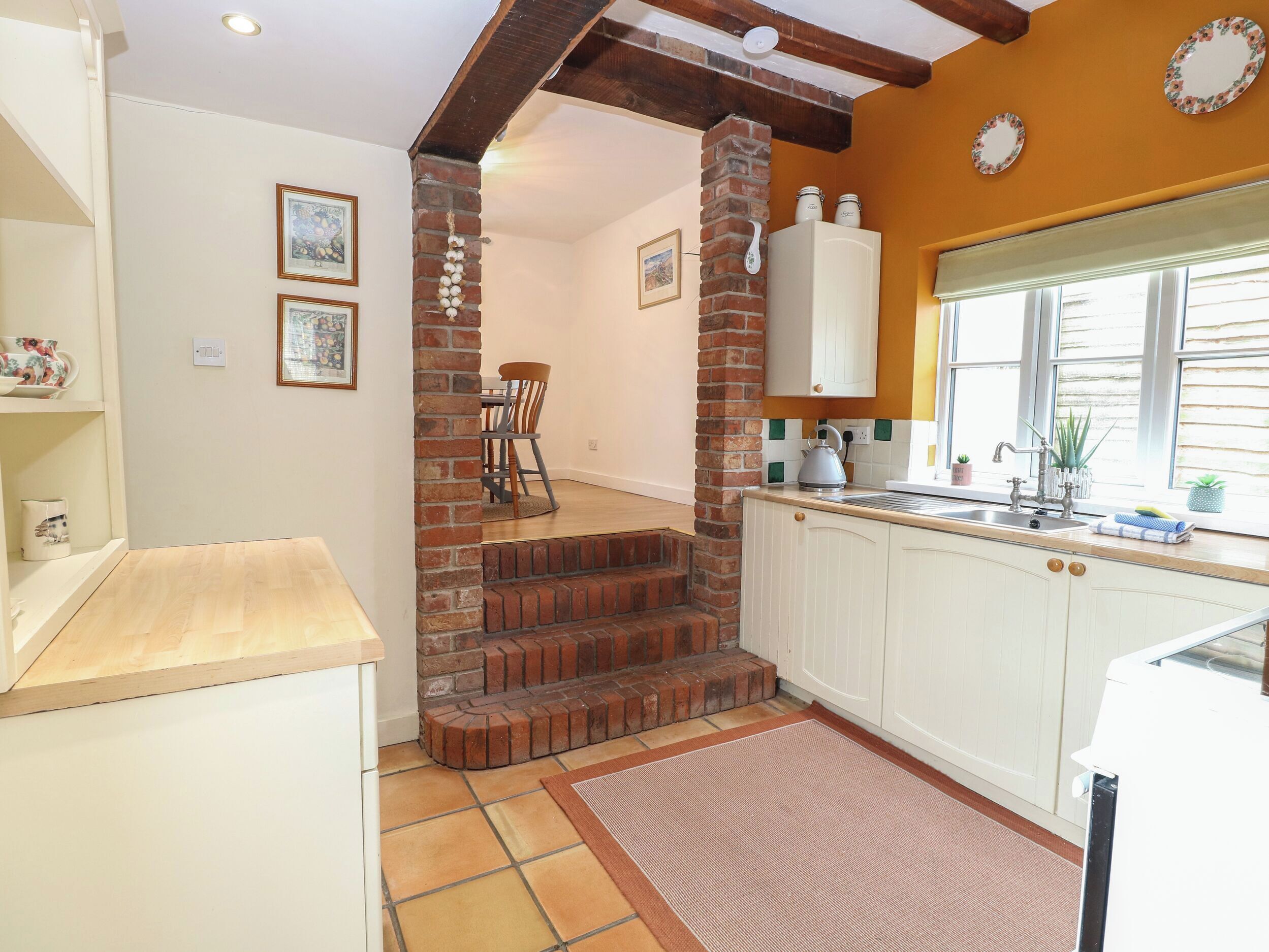 Ferienhaus | Eigene Küche | Herdplatte, Geschirrspüler, Hochstuhl, Kochgeschirr/Geschirr/Besteck