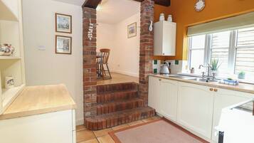 Ferienhaus | Eigene Küche | Herdplatte, Geschirrspüler, Hochstuhl, Kochgeschirr/Geschirr/Besteck