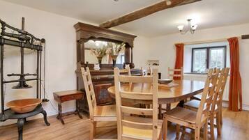 Cottage | Interior