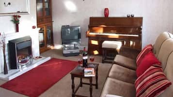Cottage | Interior