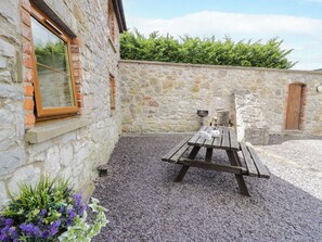 Cottage | Outdoor dining - Stabal-y-gwedd (Abergele)