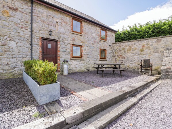 Cottage | Outdoor dining - Stabal-y-gwedd (Abergele)