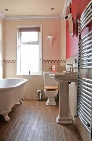Cottage | Bathroom | Shower - 302 Over Lane Cottage (Belper)