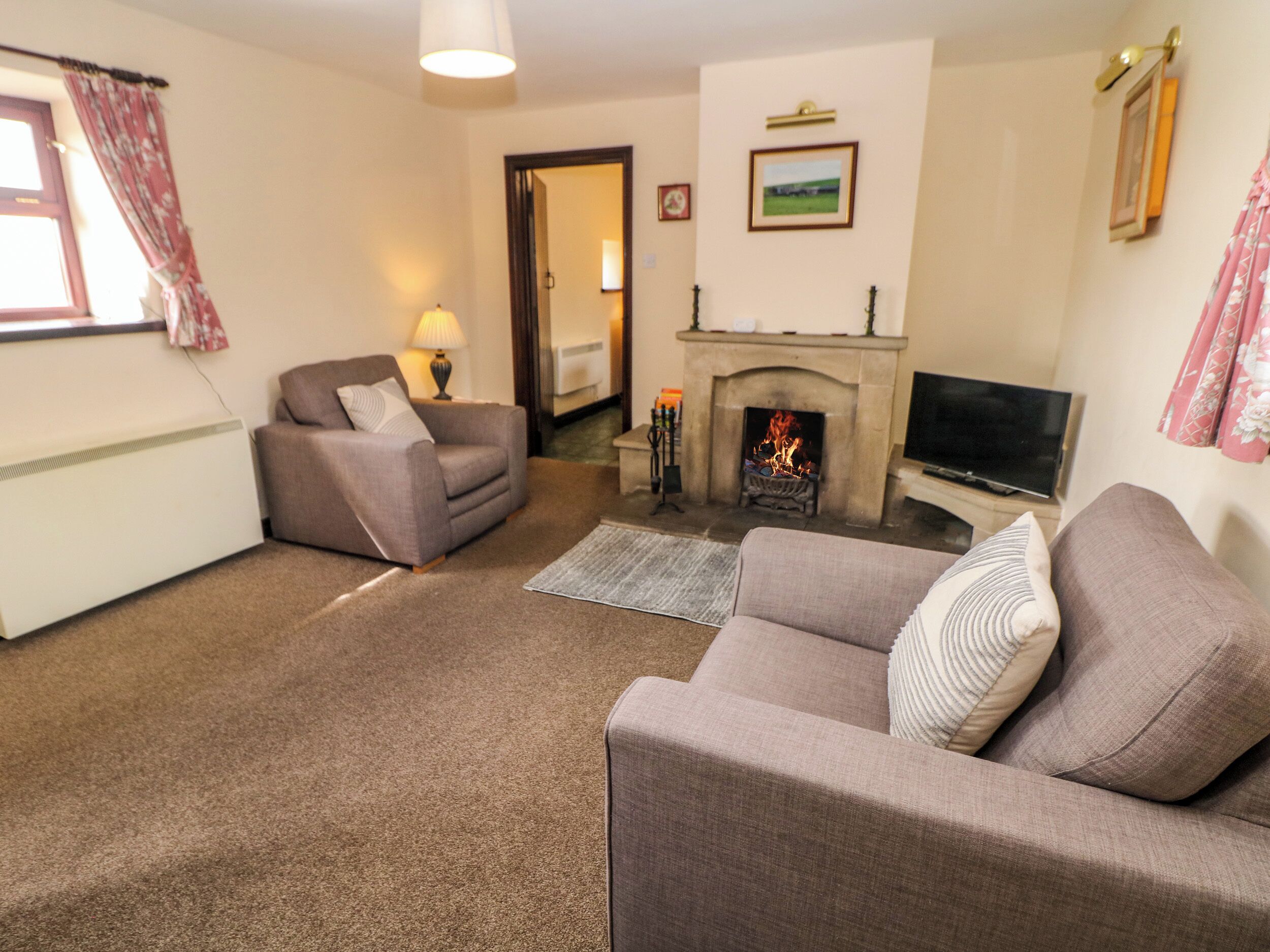 คอทเทจ | บริเวณนั่งเล่น | ทีวี