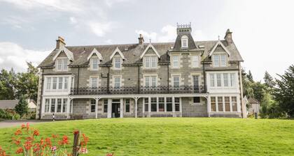 10 Monarch Country Apartments