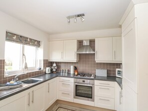 Cottage | Private kitchen - Waddleduck (Whitby)
