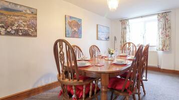 Cottage | Dining