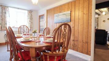 Cottage | Dining