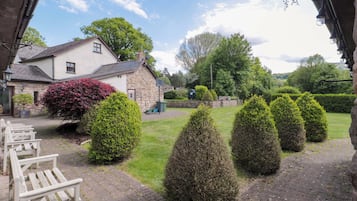 Cottage | Property grounds