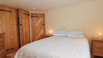 Cottage | 3 bedrooms, individually decorated, individually furnished, free WiFi
