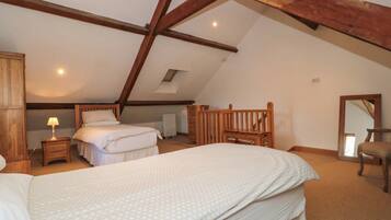 Cottage | 3 bedrooms, individually decorated, individually furnished, free WiFi