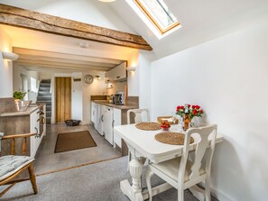 Cottage | Interior - Owl's Nest (York)