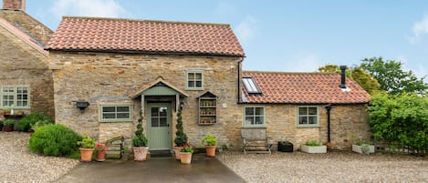 Cottage | Front of property