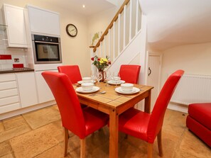 Cottage | Dining