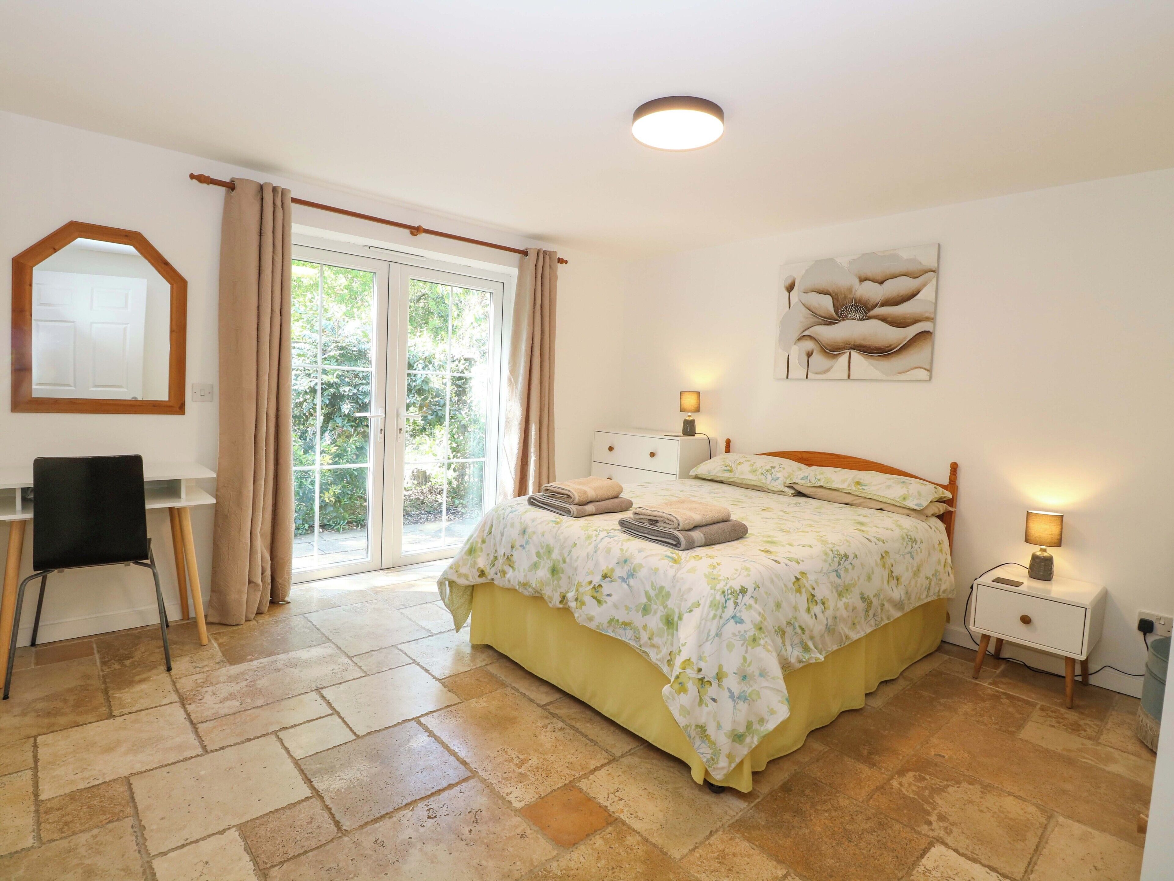 Cottage | 3 bedrooms, individually decorated, individually furnished, free WiFi