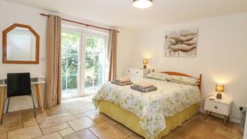 Cottage | 3 bedrooms, individually decorated, individually furnished, free WiFi