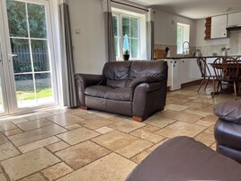 Cottage | Living area | TV